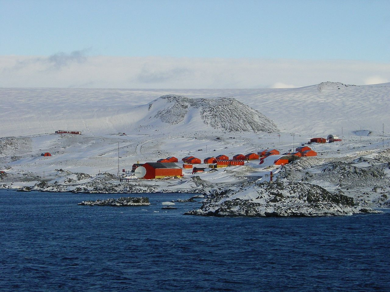 Base Esperanza. Wikimedia Commons
